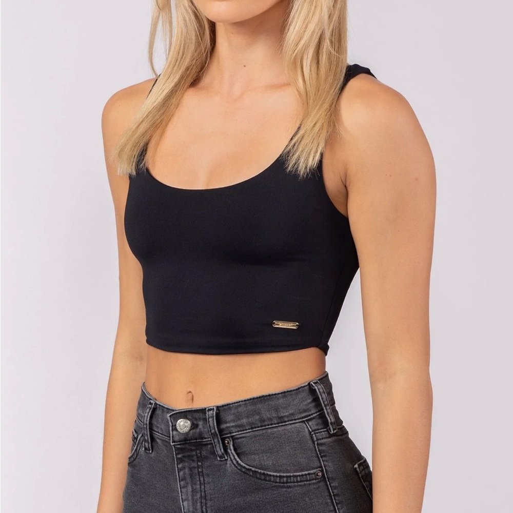 W304 SCOOP NECK CROP TANK // YoungLA
